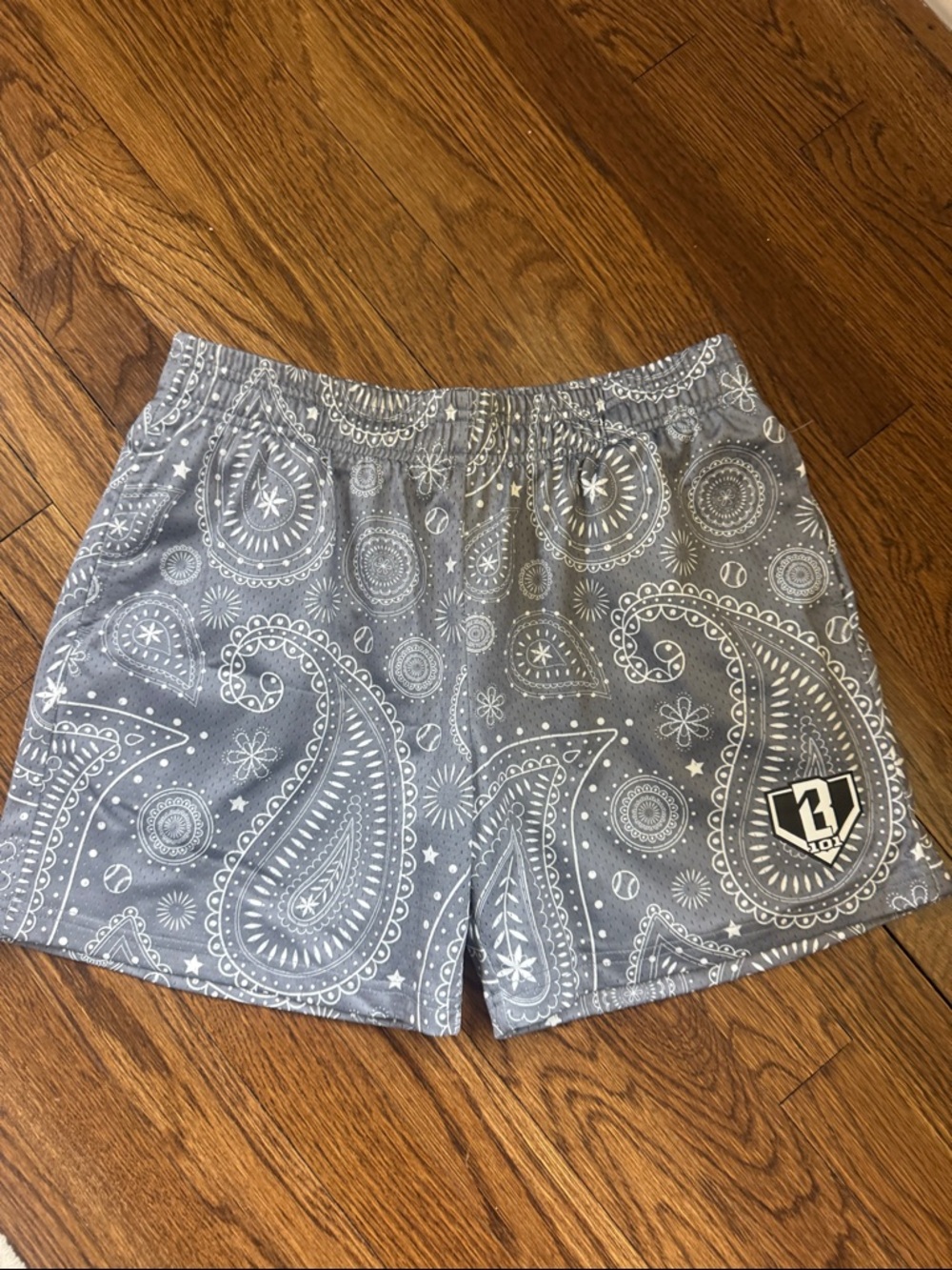 B101 baseball Gray Paisley Women’s Shorts with Elastic Waist